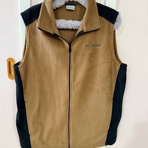 Men’s Columbia Tan and Black Fleece Vest